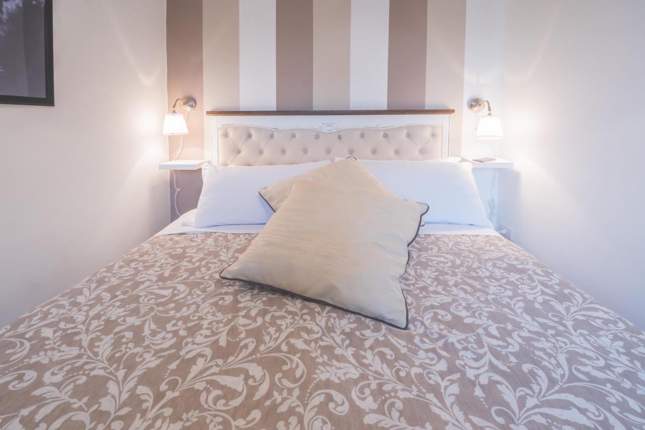 Pellegrino 75 Double Bedroom โรม ภายนอก รูปภาพ